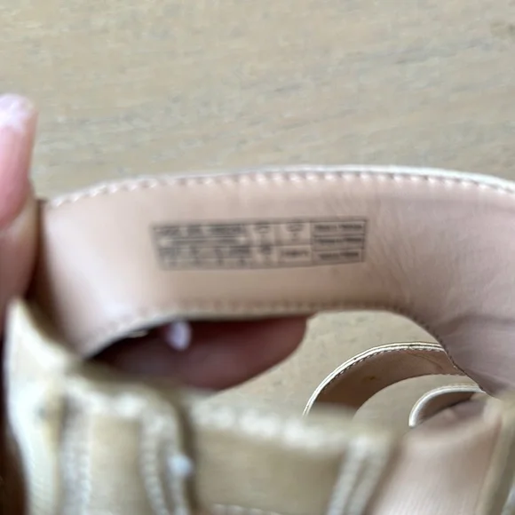 Elegant Gold Women's Sandal - Picture 3 of 11